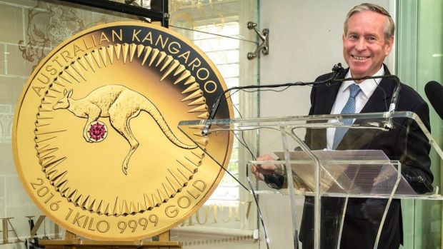 WA Premier Colin Barnett unveiled Perth Mint's one-of-a-kind coin.