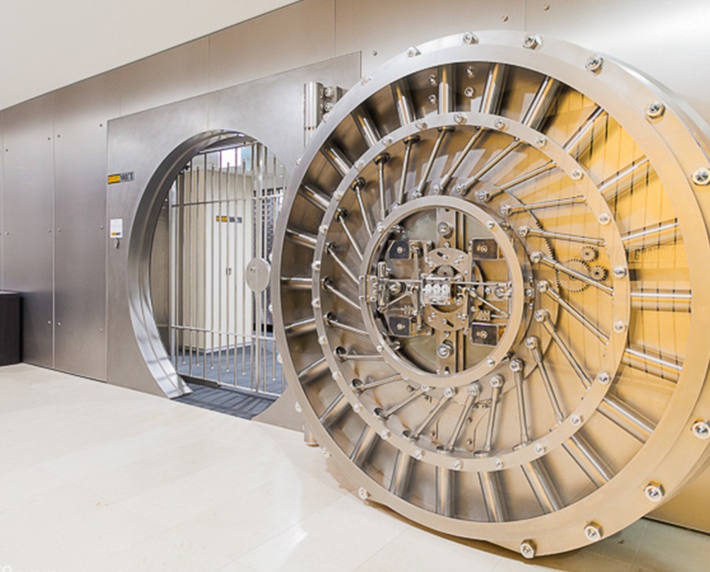 Electronic safety vault.