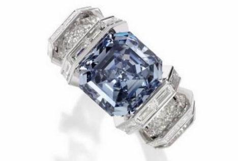 sky-blue-diamond-to-be-auctioned-by-sothebys-1-700x329