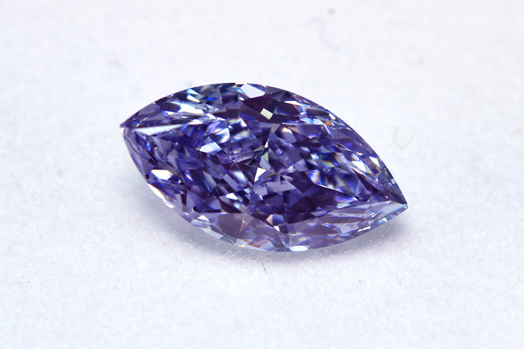 A violet diamond