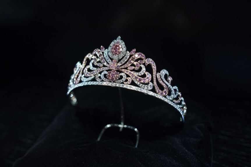 Linneys Jewellery’s Argyle pink diamond Tiara is made of 178 Argyle pink diamonds 